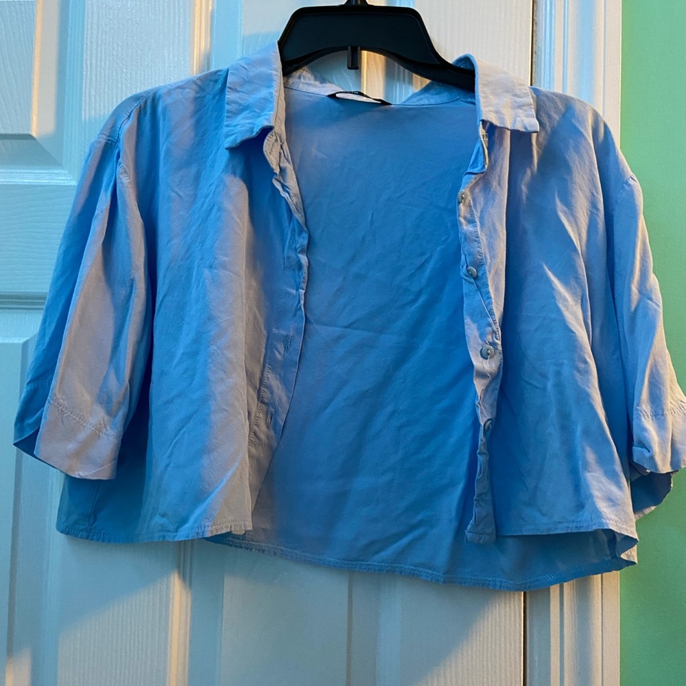 SHEIN cropped button up blouse